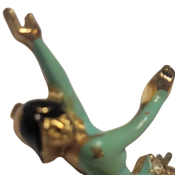 Vintage Gold and Green Ice Skater Brooch - Picture 7 of 7